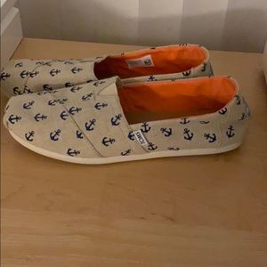 TOMS anchor shoes SIZE 10 W
